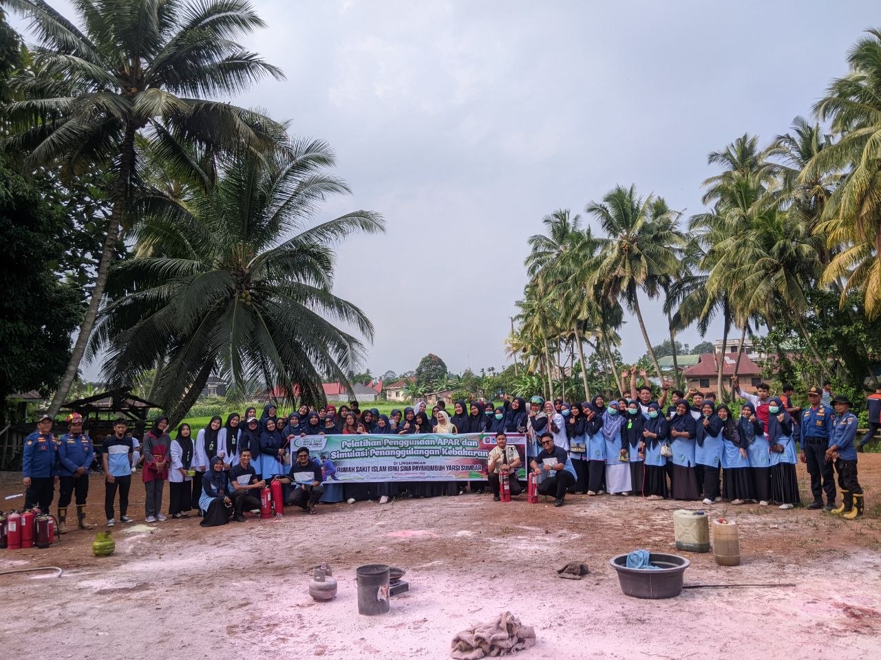 Tingkatkan Keselamatan Pasien dan Staf, RSI Ibnu Sina Payakumbuh Gelar Pelatihan APAR Bersama DAMKAR Kota Payakumbuh - 1